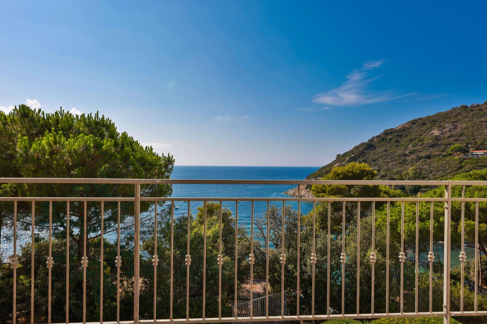 ポルトフェッラーイオLa Terrazza Sul Forno - Goelbaアパートメント エクステリア 写真